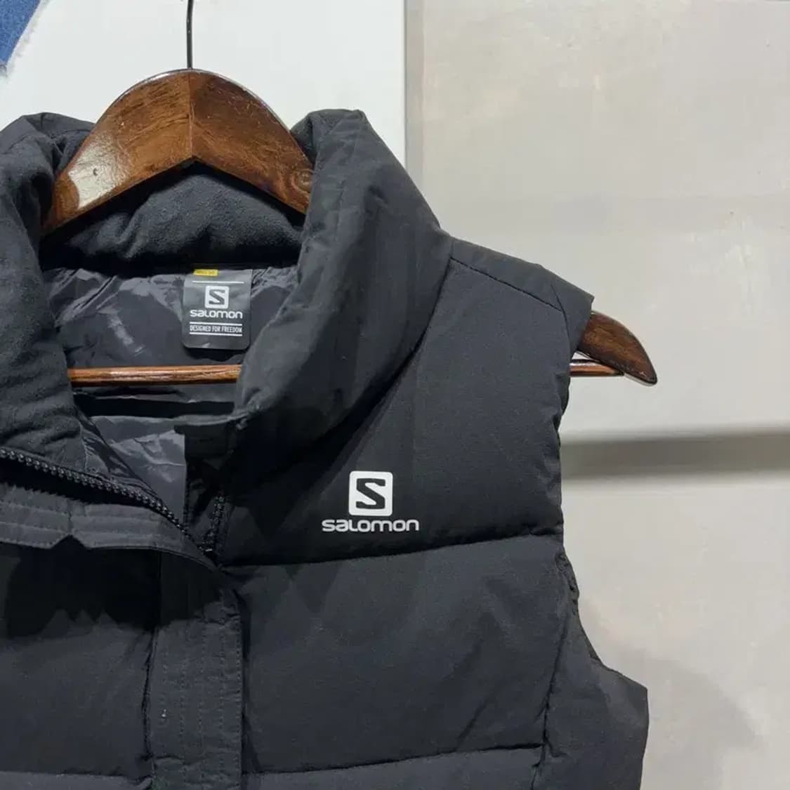 (90) 살로몬 여성 스트릿 캐주얼 덕다운 오리털 패딩조끼 상품이미지3
