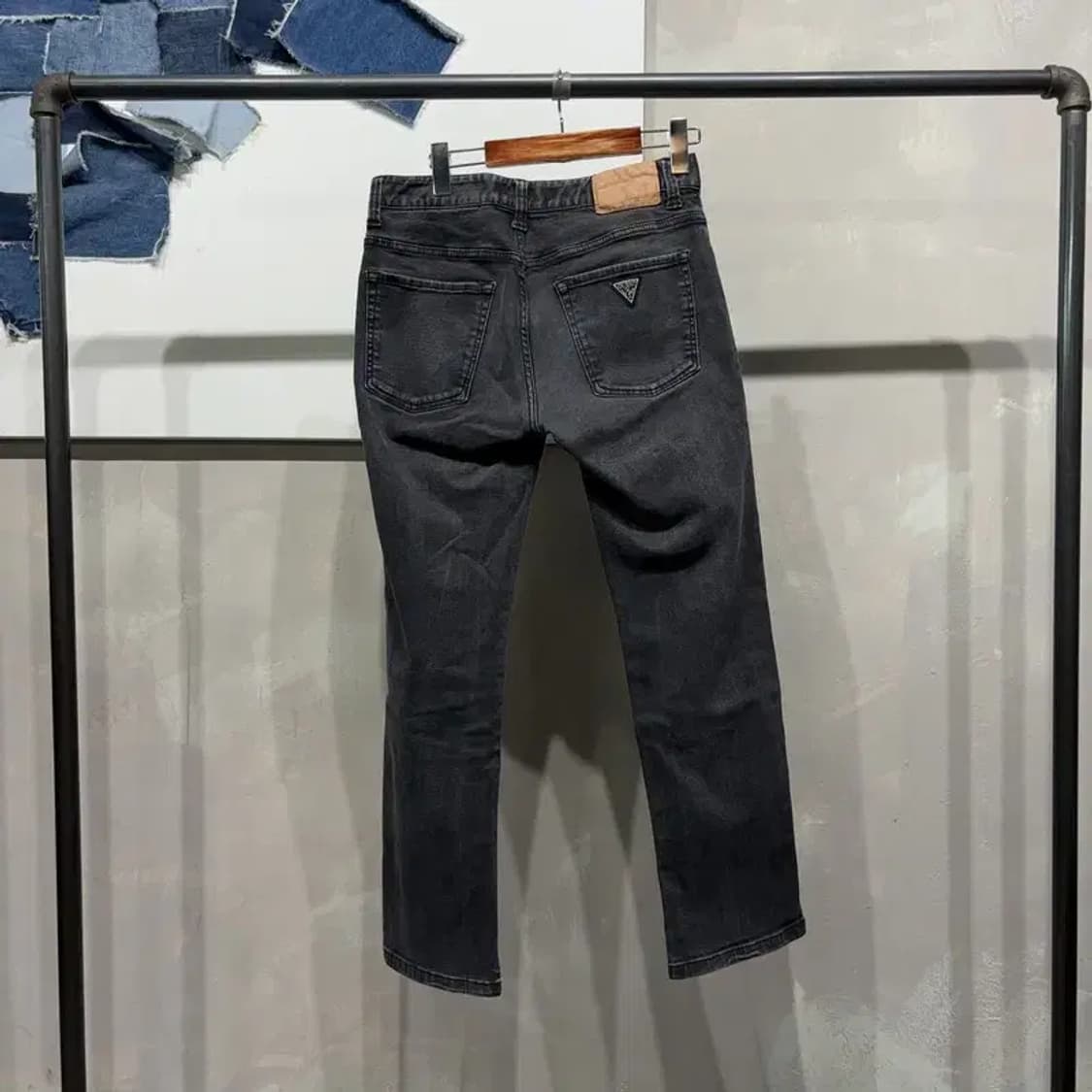 (28인치) 게스 여성 캐주얼 스판 블랙진 흑청바지 데님팬츠 상품이미지3