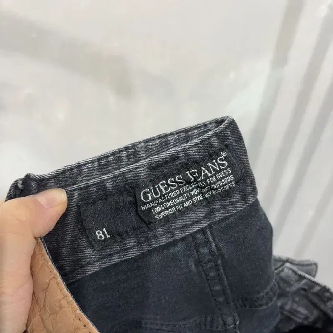 (28인치) 게스 여성 캐주얼 스판 블랙진 흑청바지 데님팬츠 상품이미지5