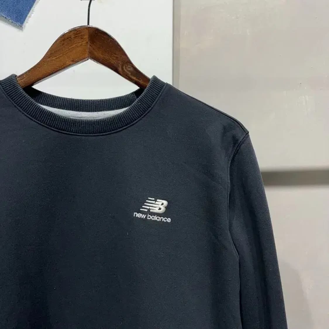 (95) 뉴발란스 캐주얼 자수 기모 맨투맨 긴팔 티 상품이미지3