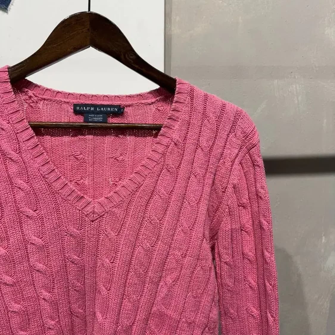 (90) 폴로 랄프로렌 여성 브이넥 캐시미어 케이블 꽈배기 니트 상품이미지3
