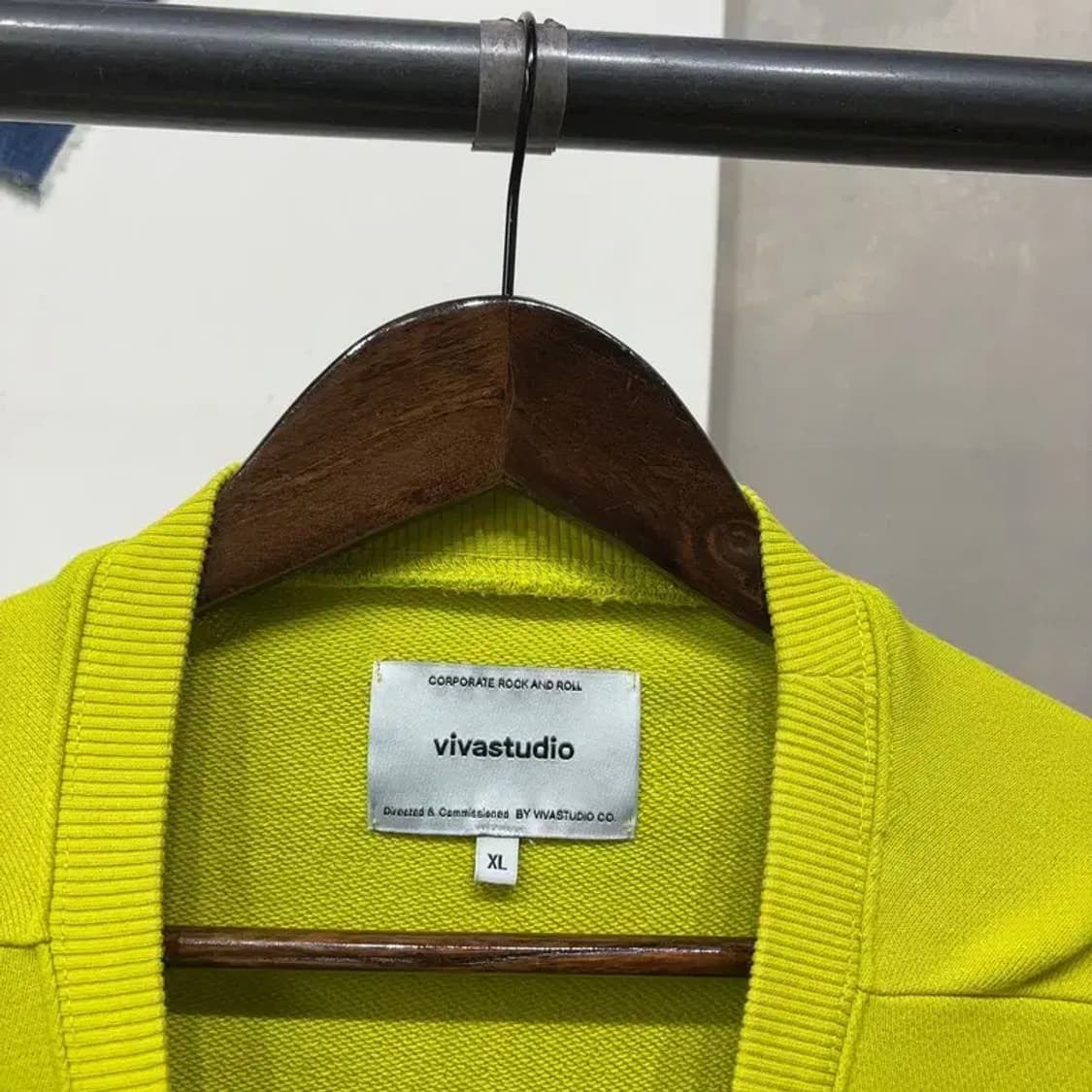 (105) 비바스튜디오 스트릿 캐주얼 백프린팅 맨투맨 긴팔 티 상품이미지2