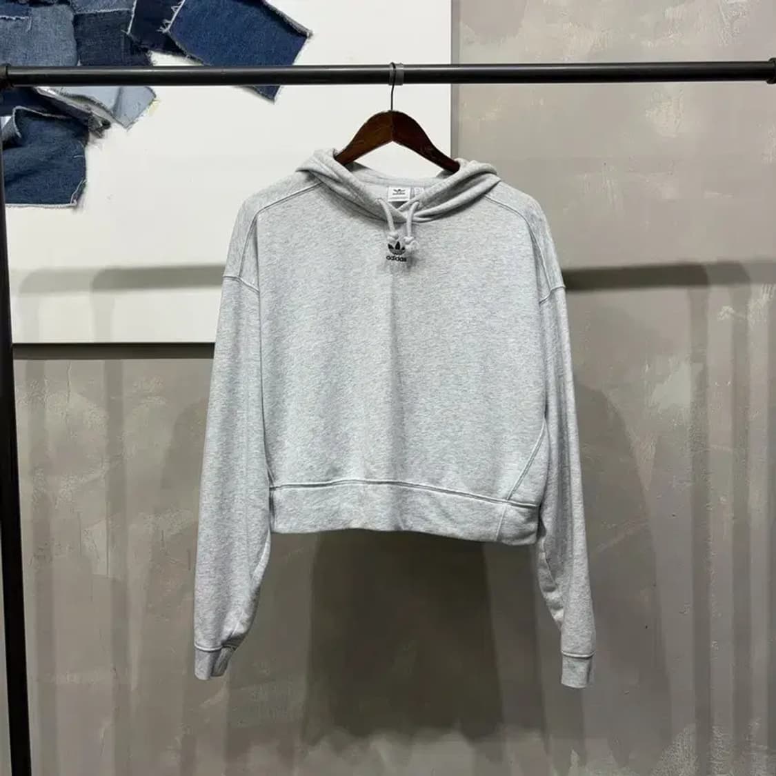 (95) 아디다스 여성 유로파 스트릿 자수 크롭 후드티 상품이미지1