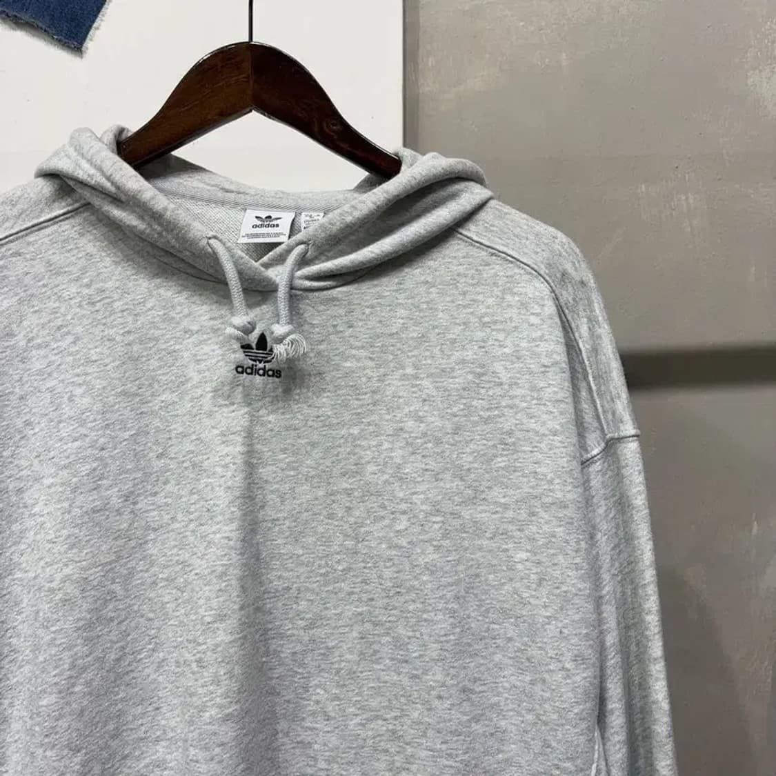 (95) 아디다스 여성 유로파 스트릿 자수 크롭 후드티 상품이미지3