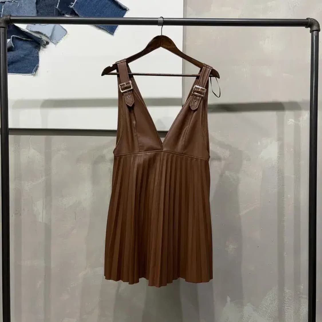 (95) 자라 ZARA 여성 캐주얼 인조가죽 버클 민소매 원피스 상품이미지1