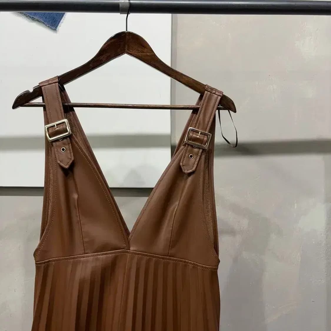 (95) 자라 ZARA 여성 캐주얼 인조가죽 버클 민소매 원피스 상품이미지2