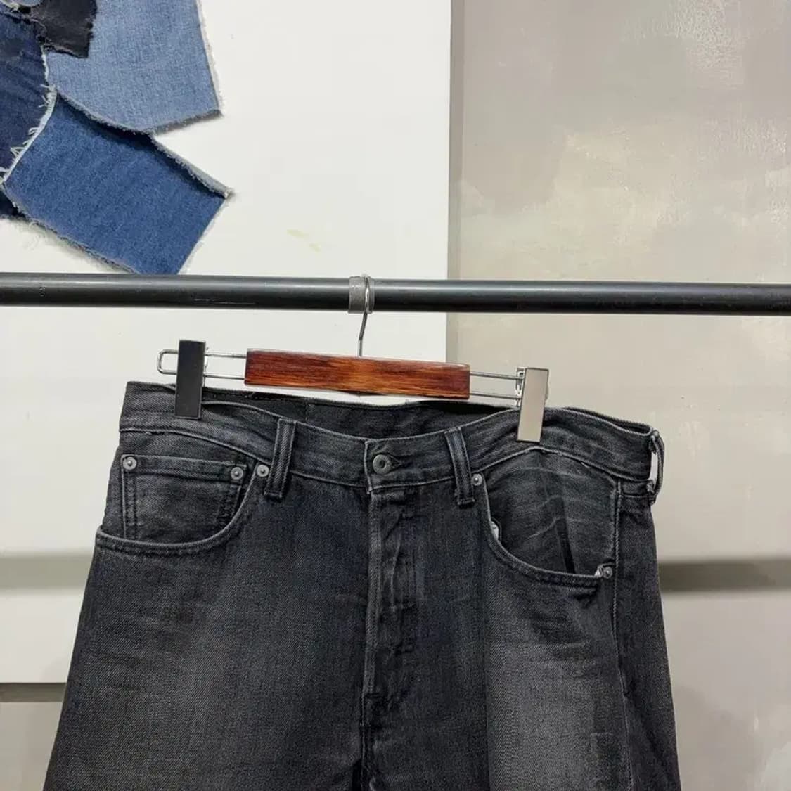 (32인치) 리바이스 501 캐주얼 블랭크탭 흑청바지 데님팬츠 상품이미지2