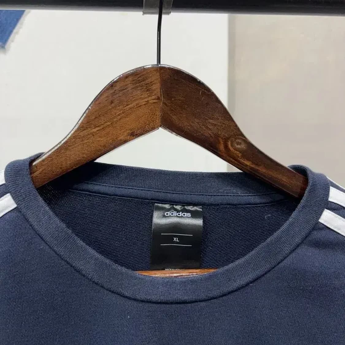 (105) 아디다스 스트릿 캐주얼 네이비 프린팅 맨투맨 긴팔 티 상품이미지2