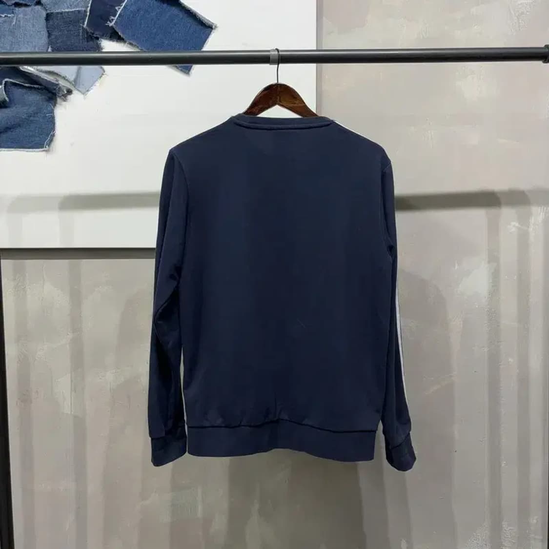 (105) 아디다스 스트릿 캐주얼 네이비 프린팅 맨투맨 긴팔 티 상품이미지4