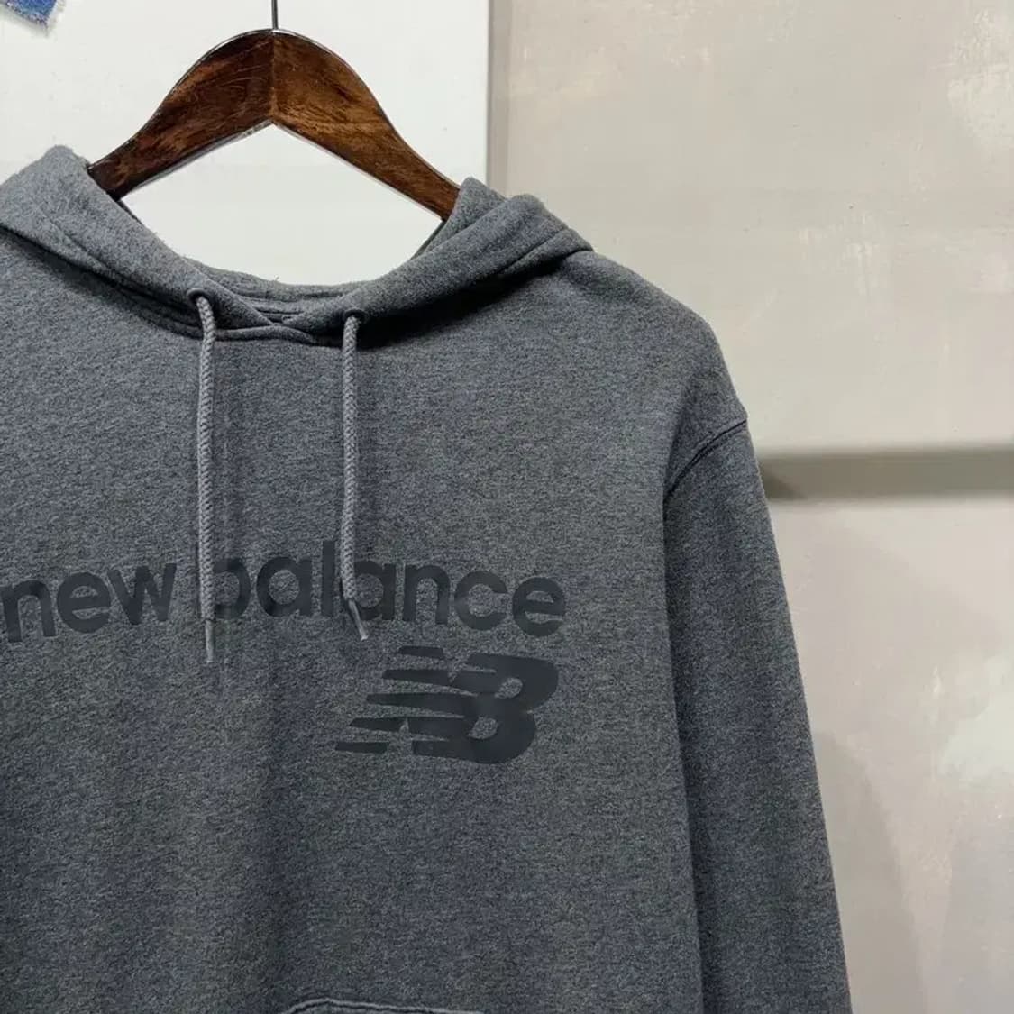 (100) 뉴발란스 스트릿 캐주얼 프린팅 기모 그레이 후드티 상품이미지3