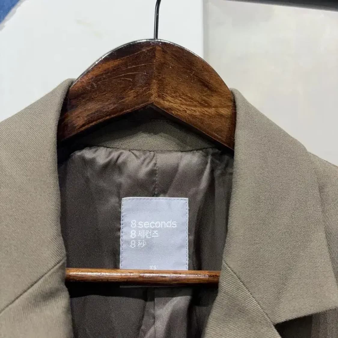 (80) 에잇세컨즈 여성 캐주얼 크롭 투포켓 블레이저 자켓 상품이미지2