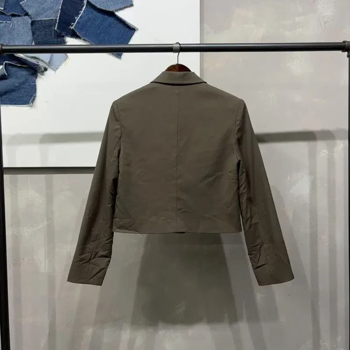 (80) 에잇세컨즈 여성 캐주얼 크롭 투포켓 블레이저 자켓 상품이미지4