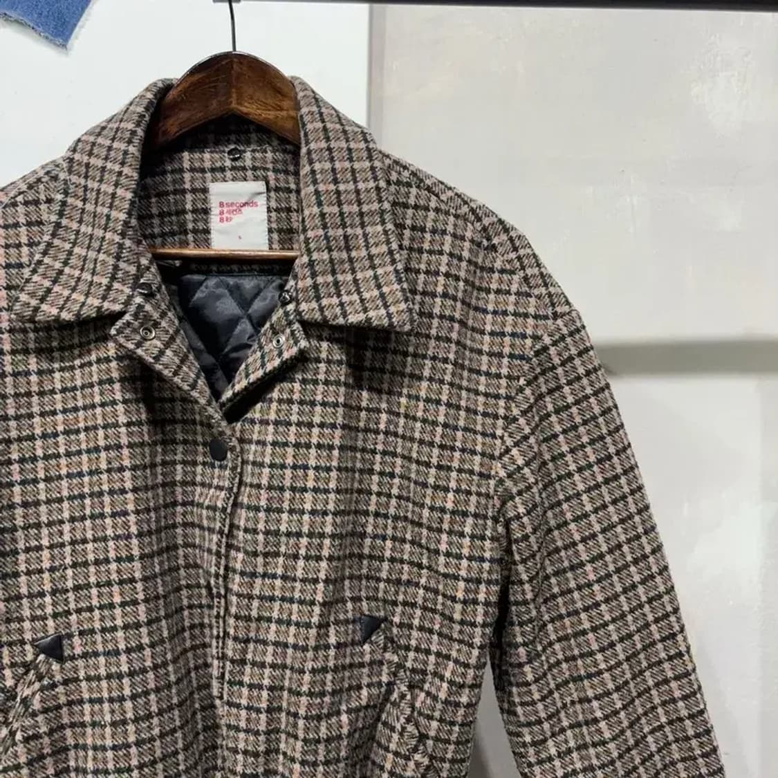 (85) 에잇세컨즈 여성 캐주얼 모직 체크 카라 누빔자켓 상품이미지3