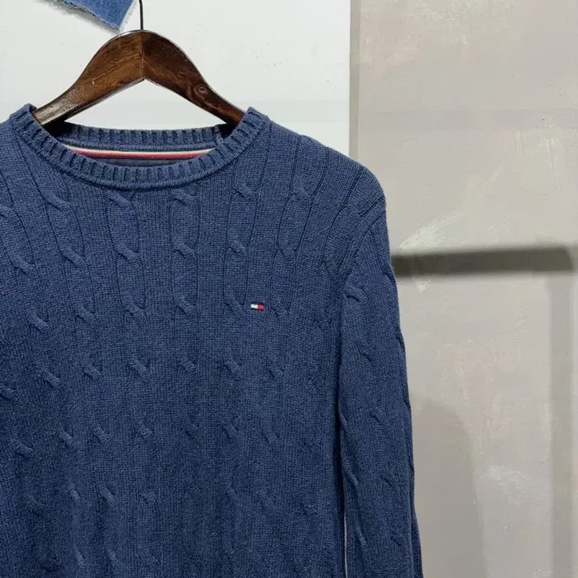 (85) 타미힐피거 여성 캐주얼 케이블 꽈배기 라운드 니트 상품이미지3