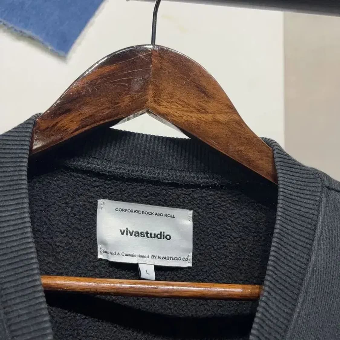 (100) 비바스튜디오 캐주얼 기모 백프린팅 맨투맨 긴팔 티 상품이미지2