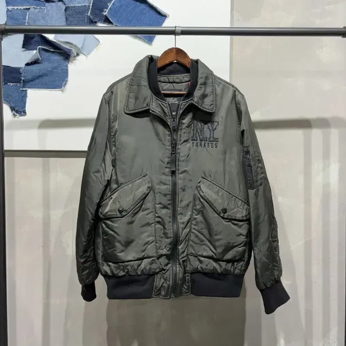 (105) MLB 뉴욕양키스 신슐레이트 블루종 항공점퍼 상품이미지1