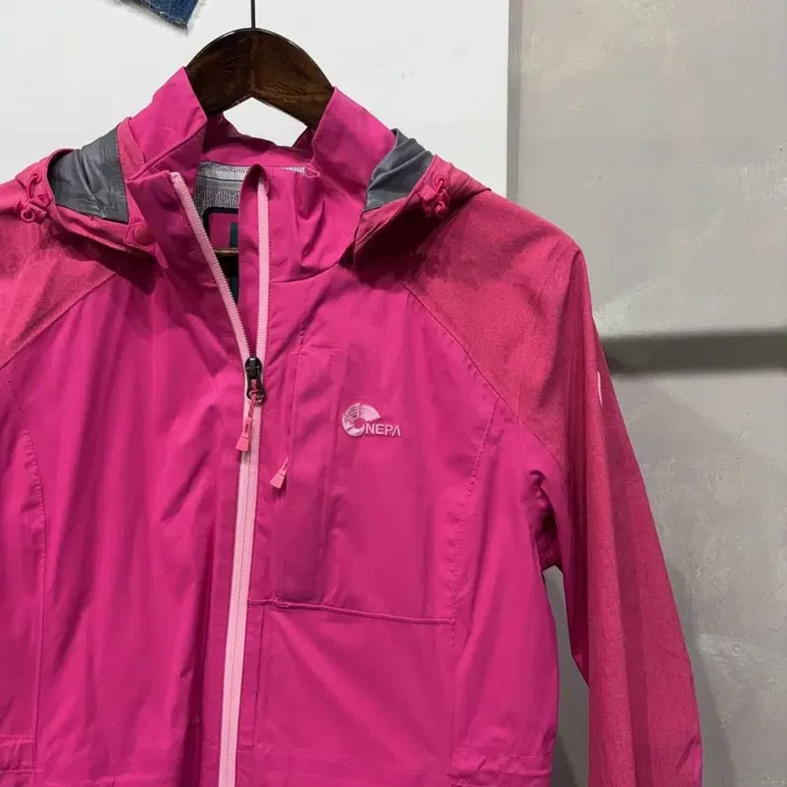(100) 네파 여성 등산 아웃도어 후드 롱 바람막이 자켓 상품이미지3