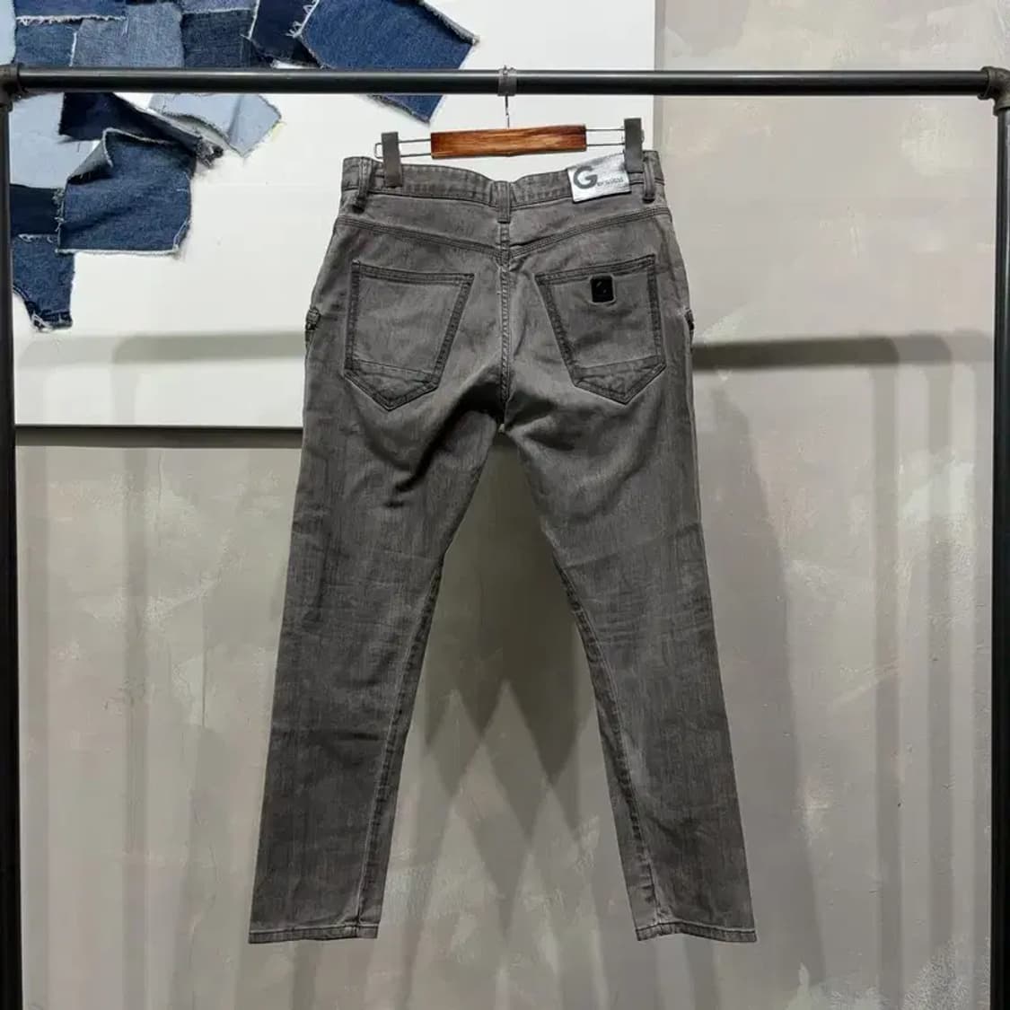 (27인치) 게스 여성 캐주얼 스판 포켓 흑청바지 데님팬츠 상품이미지3