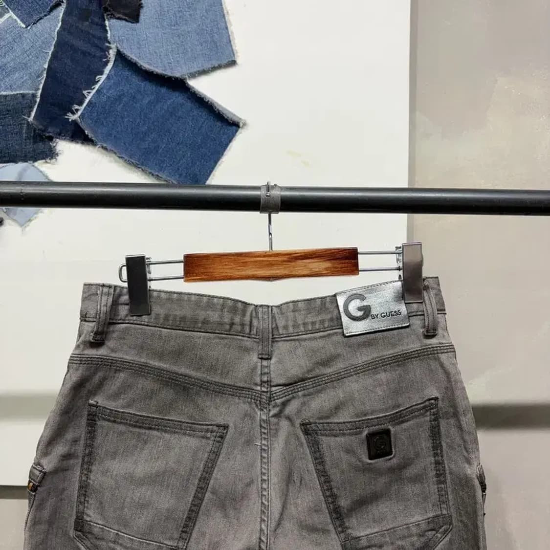 (27인치) 게스 여성 캐주얼 스판 포켓 흑청바지 데님팬츠 상품이미지4