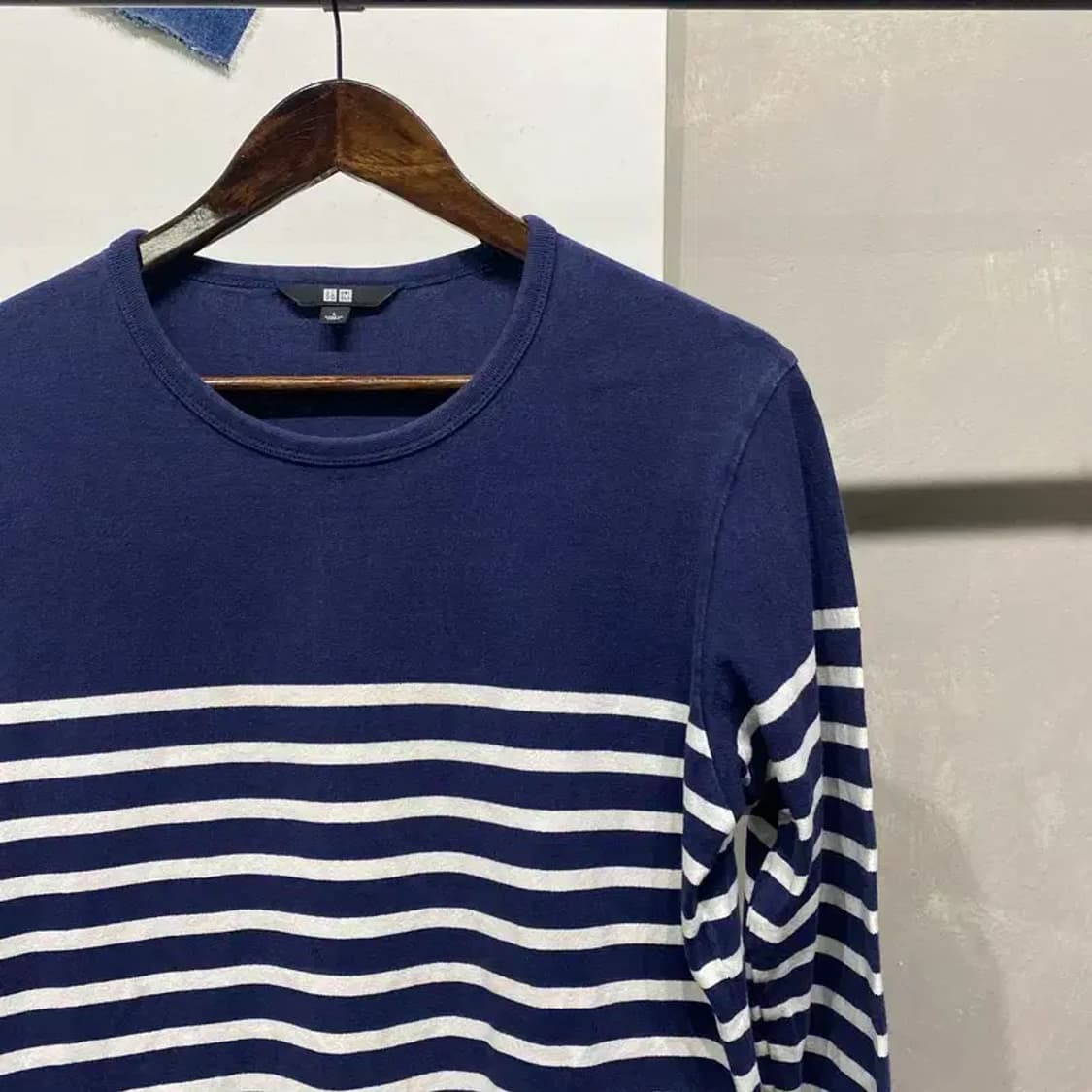(100) 유니클로 캐주얼 스트라이프 라운드 긴팔 티 상품이미지4