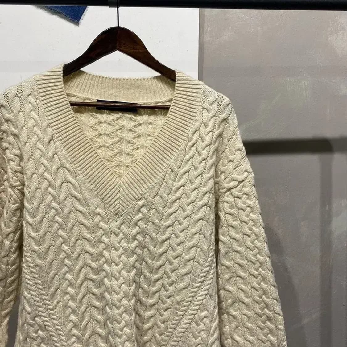 (95) 자라 ZARA 여성 케이블 꽈배기 브이넥 니트 원피스 상품이미지3