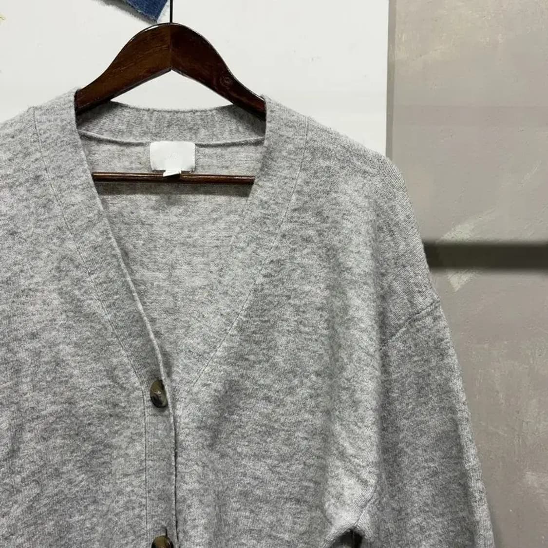 (100) H.M 흐앤므 여성 캐주얼 울 크롭 니트 가디건 상품이미지3