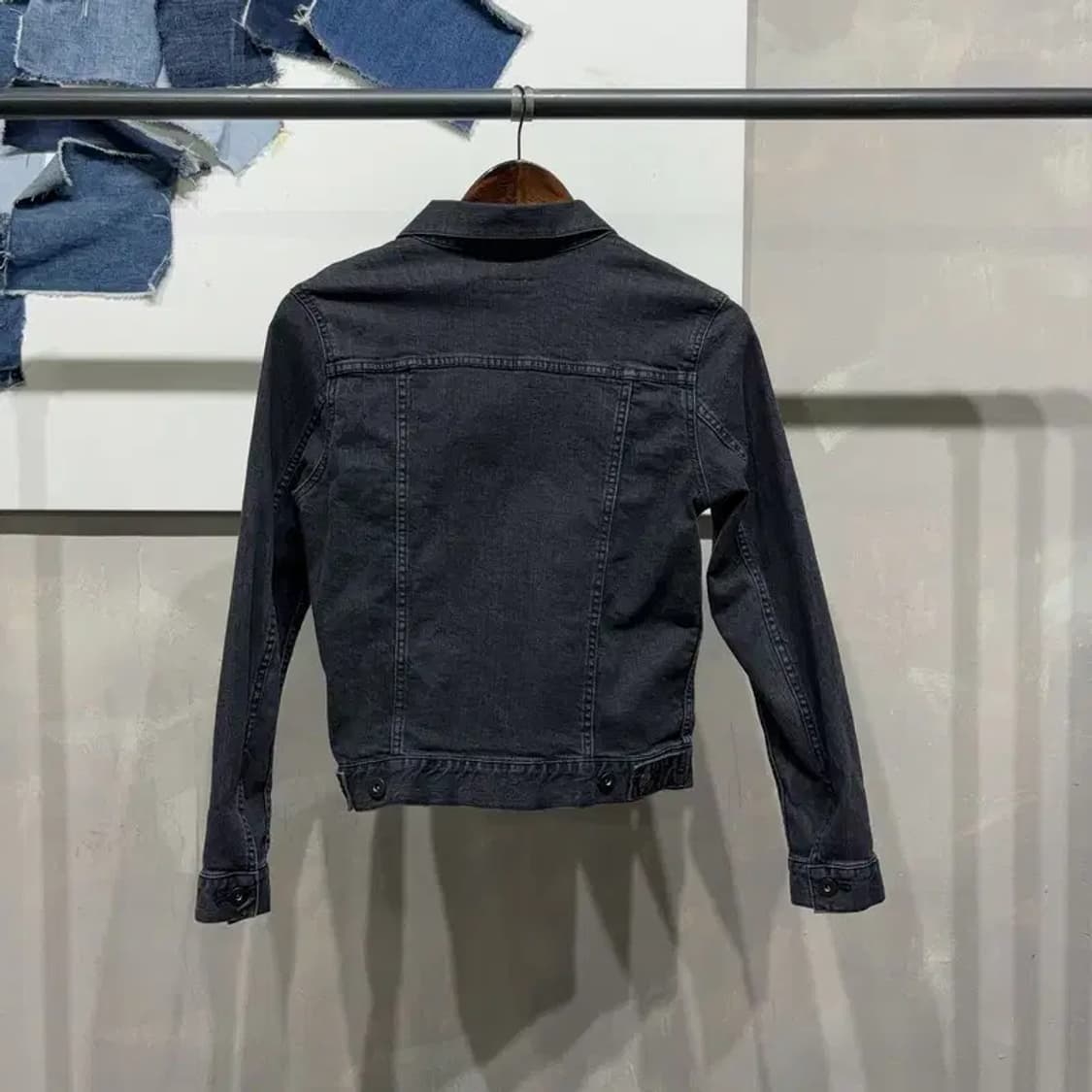 (85) 유니클로 여성 캐주얼 투포켓 흑청데님 트러커 자켓 상품이미지4