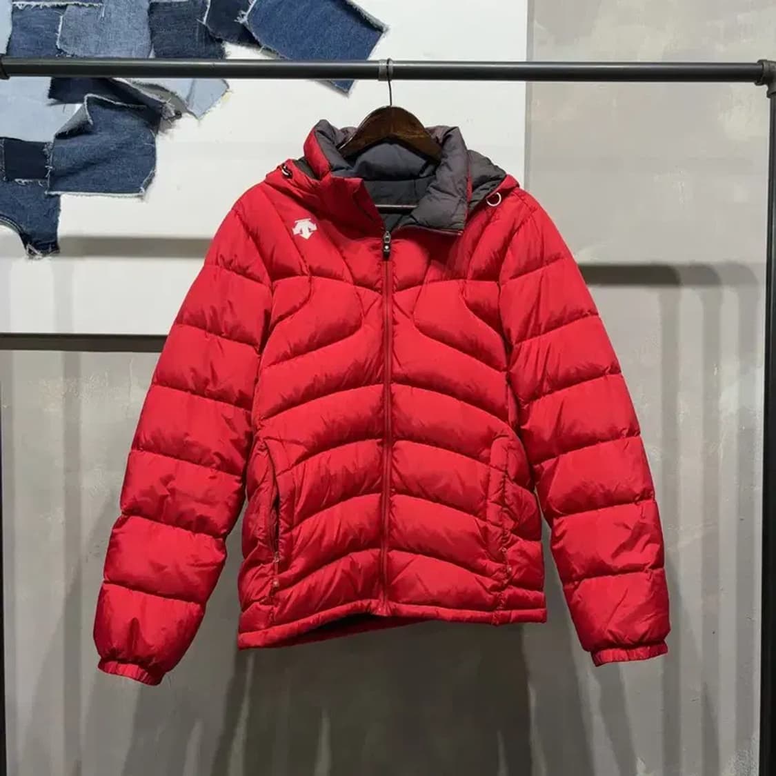 (100) 데상트 아웃도어 캐주얼 덕다운 오리털 후드 패딩 상품이미지1