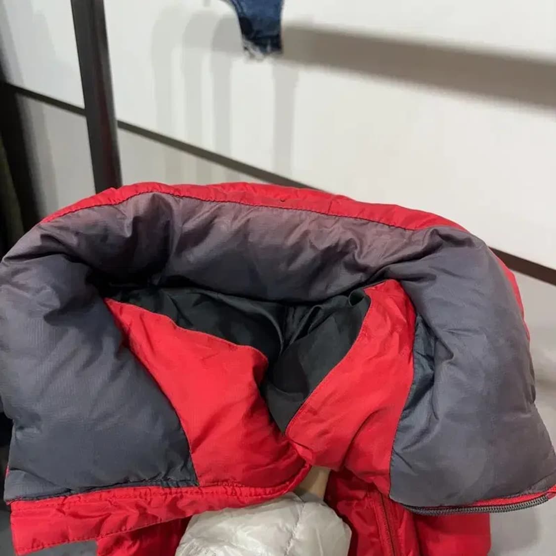 (100) 데상트 아웃도어 캐주얼 덕다운 오리털 후드 패딩 상품이미지9