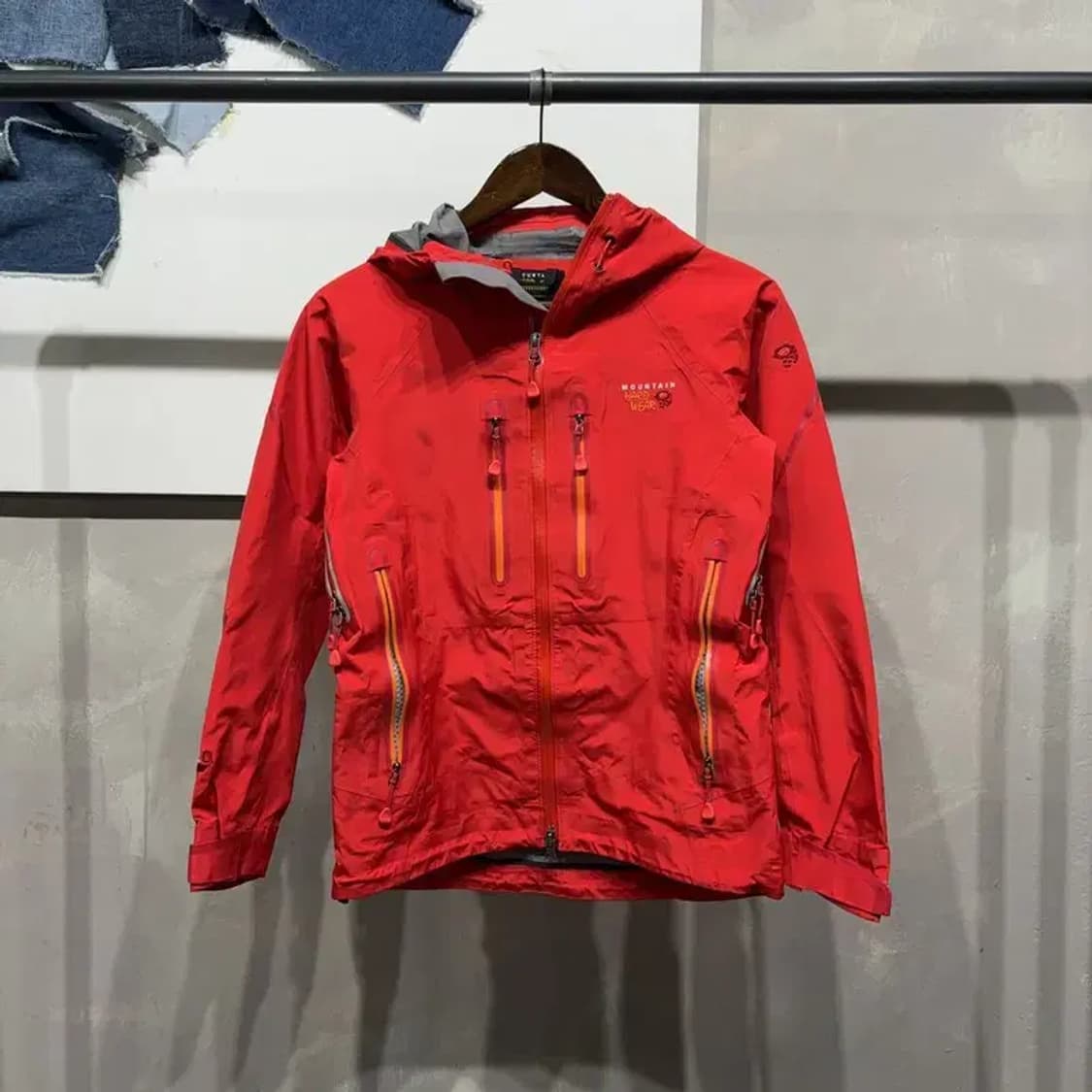 (80) 마운틴하드웨어 여성 등산 드라이 큐 후드 바람막이 자켓 상품이미지1