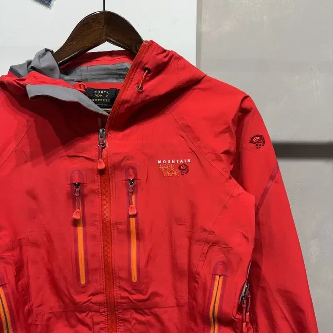 (80) 마운틴하드웨어 여성 등산 드라이 큐 후드 바람막이 자켓 상품이미지3