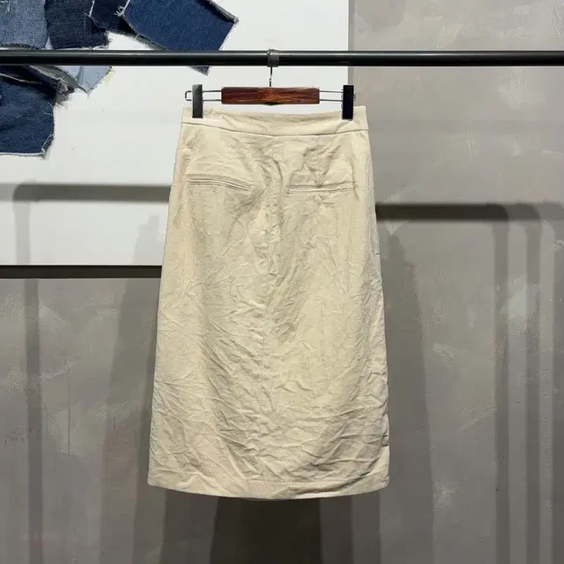 (24인치) 듀엘 여성 캐주얼 코듀로이 골덴 벨티드 미디 스커트 상품이미지3