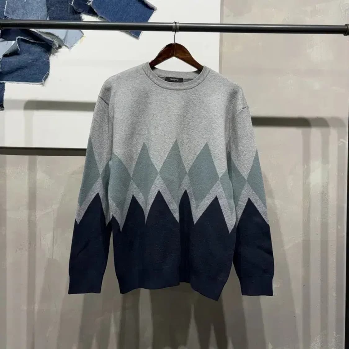 (100) 마인드브릿지 캐주얼 아가일 패턴 라운트 니트 상품이미지1