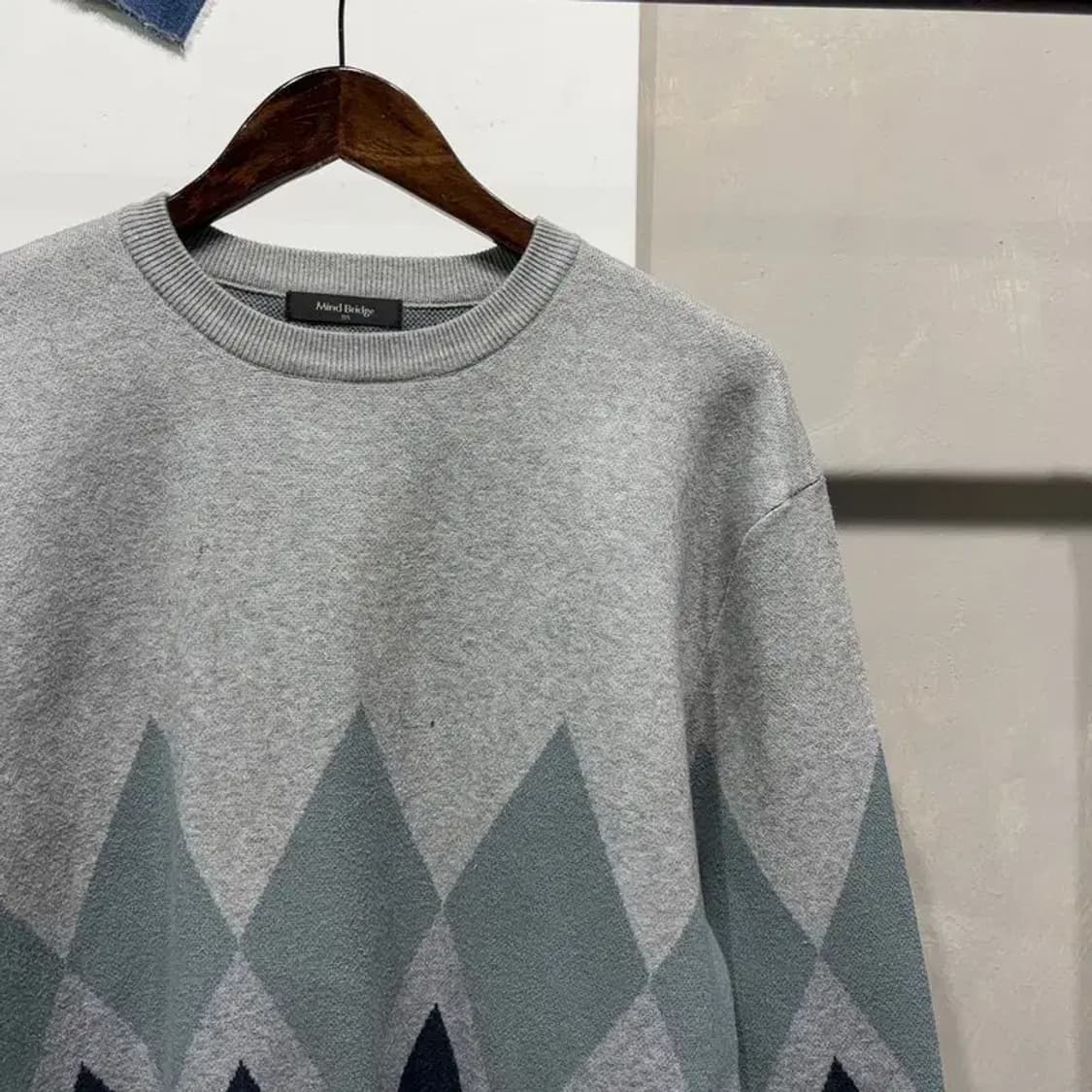 (100) 마인드브릿지 캐주얼 아가일 패턴 라운트 니트 상품이미지3