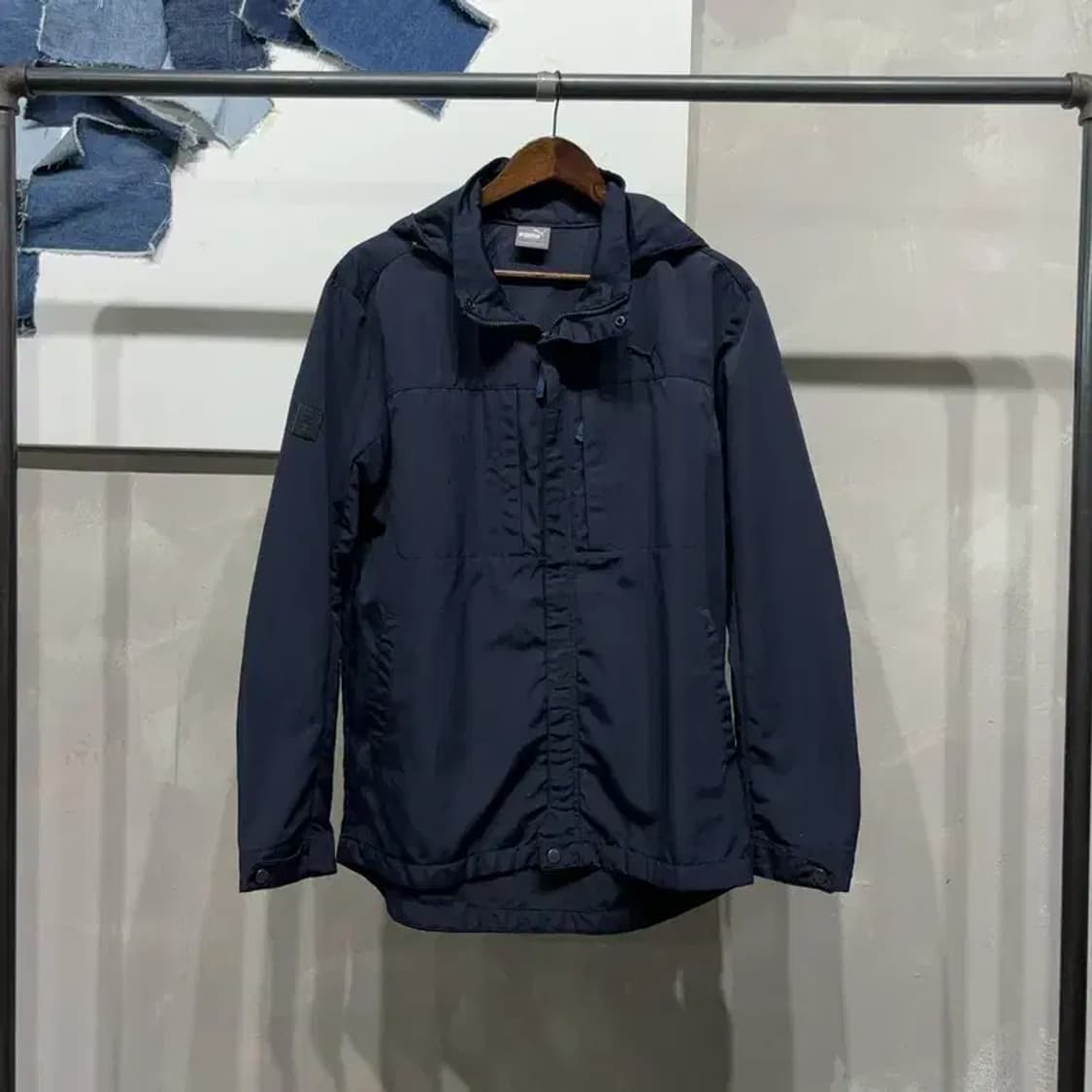 (105) 퓨마 등산 아웃도어 네이비 후드 바람막이 자켓 상품이미지1