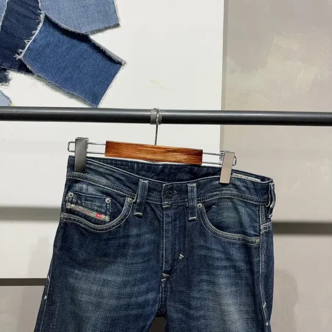 (27인치) 디젤 여성 THANAZ 캐주얼 워싱 진청바지 데님팬츠 상품이미지2