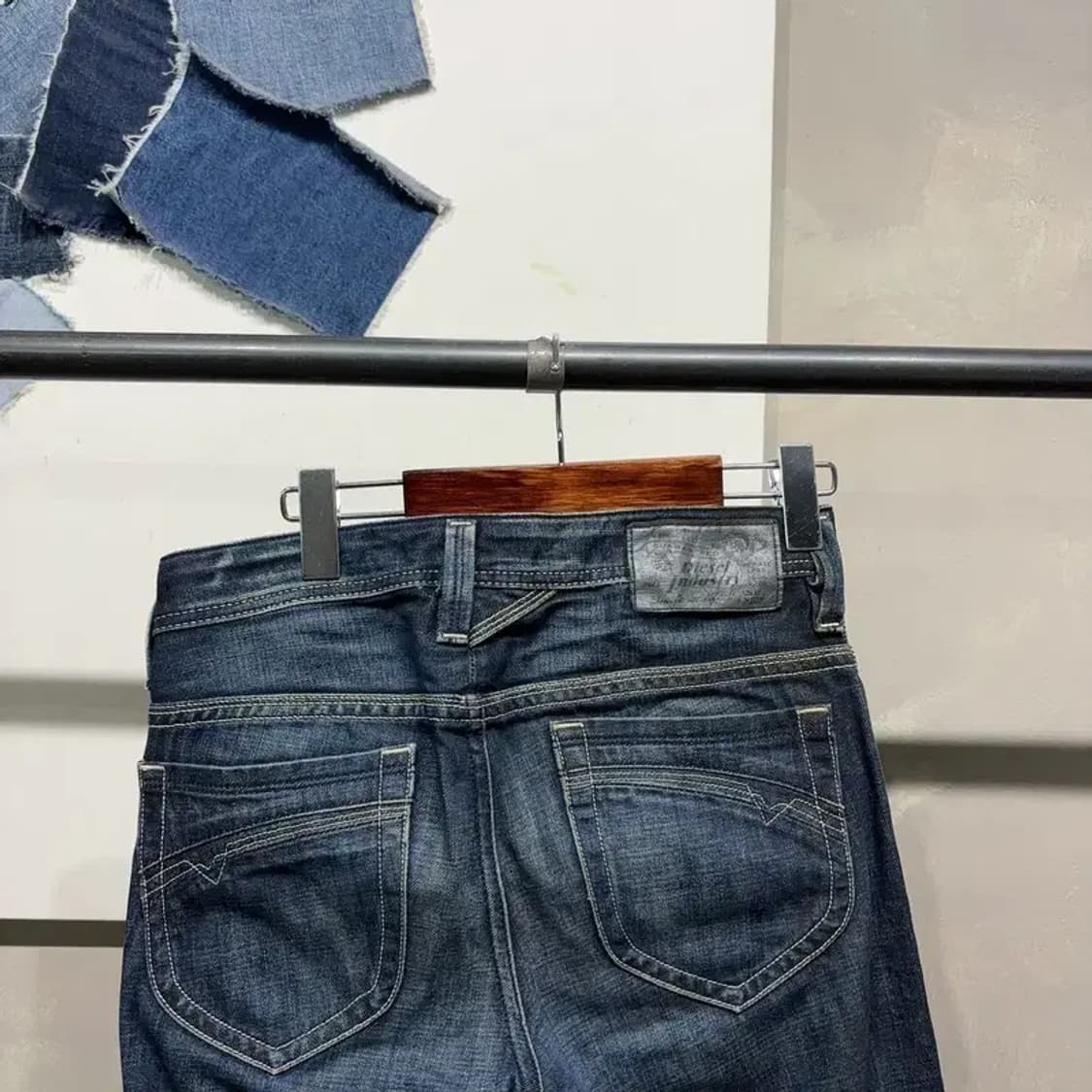 (27인치) 디젤 여성 THANAZ 캐주얼 워싱 진청바지 데님팬츠 상품이미지4