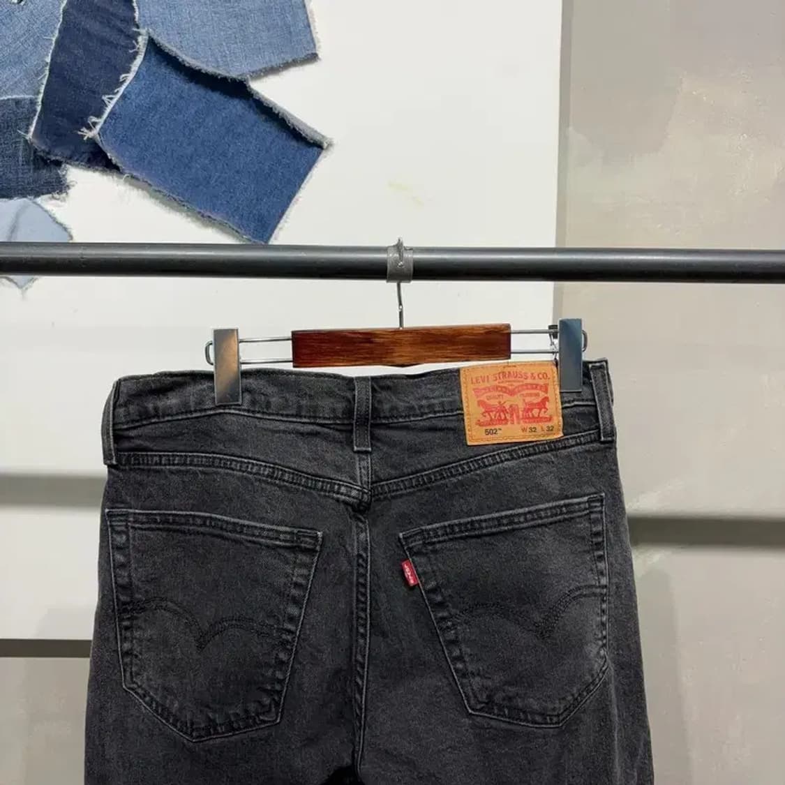 (32인치) 리바이스 502 캐주얼 기모 스판 흑청바지 데님팬츠 상품이미지4