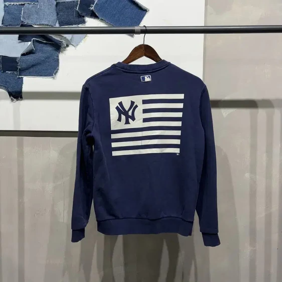 (90) MLB 뉴욕양키스 캐주얼 기모 백프린팅 맨투맨 긴팔 티 상품이미지4