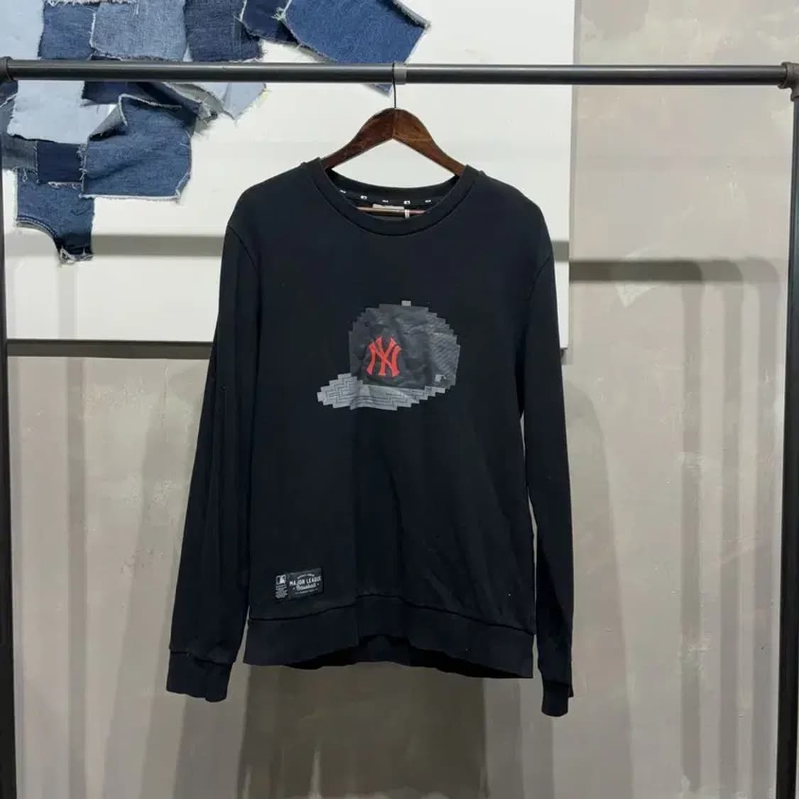 (105) MLB 뉴욕양키스 스트릿 프린팅 기모 맨투맨 긴팔 티 상품이미지1