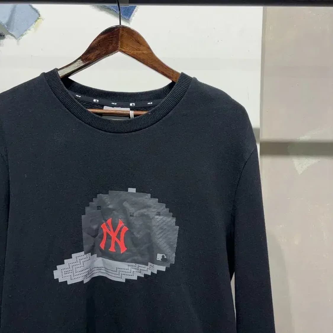 (105) MLB 뉴욕양키스 스트릿 프린팅 기모 맨투맨 긴팔 티 상품이미지3