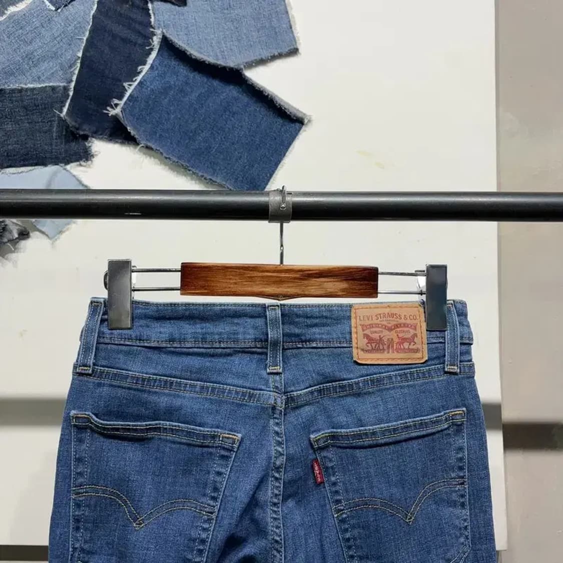 (27인치) 리바이스 여성 725 하이라이즈 부츠컷 스판 청바지 상품이미지4