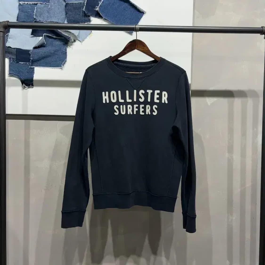 (95) 홀리스터 스트릿 자수 기모 블랙 맨투맨 긴팔 티 상품이미지1