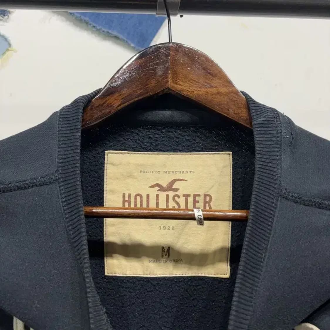 (95) 홀리스터 스트릿 자수 기모 블랙 맨투맨 긴팔 티 상품이미지2