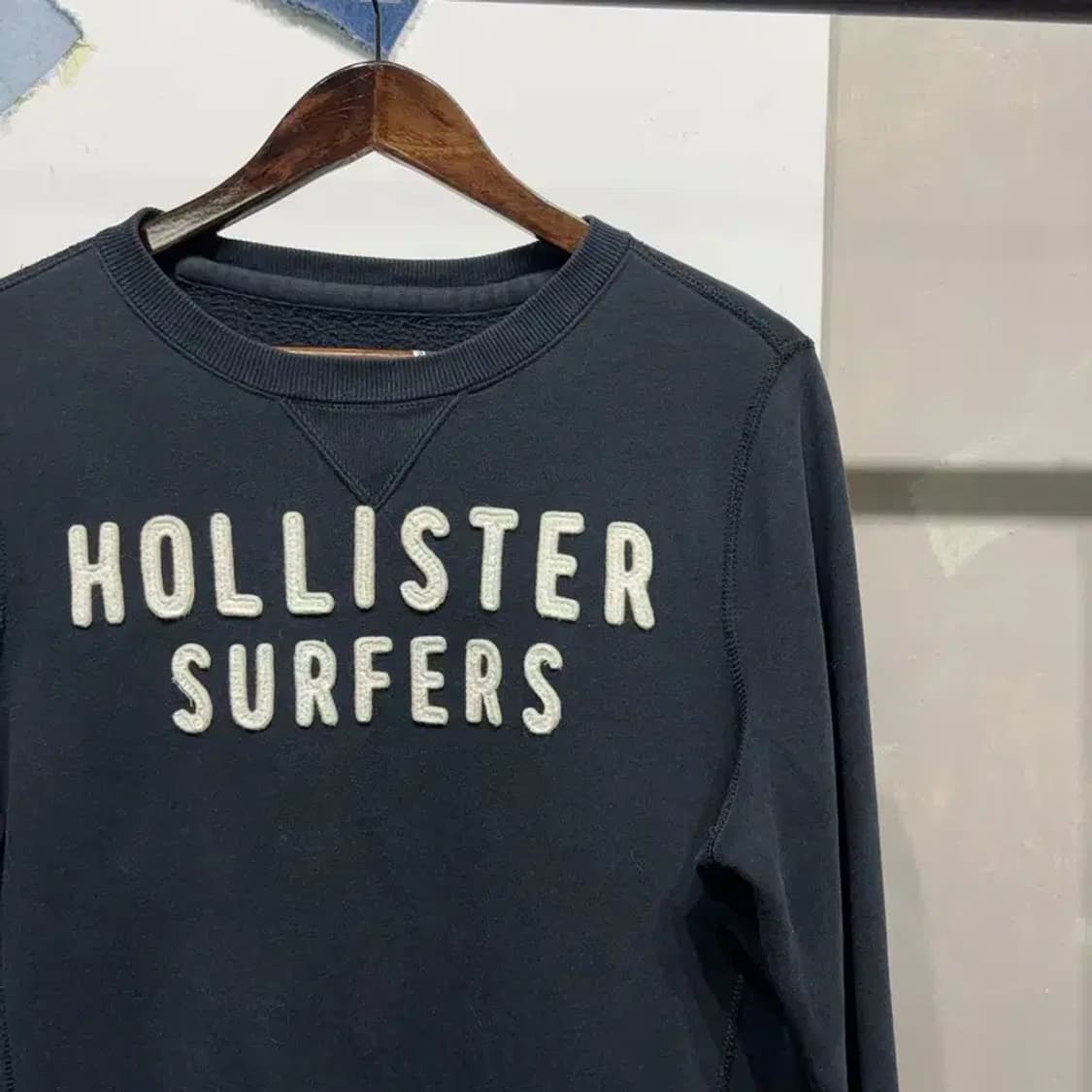 (95) 홀리스터 스트릿 자수 기모 블랙 맨투맨 긴팔 티 상품이미지3