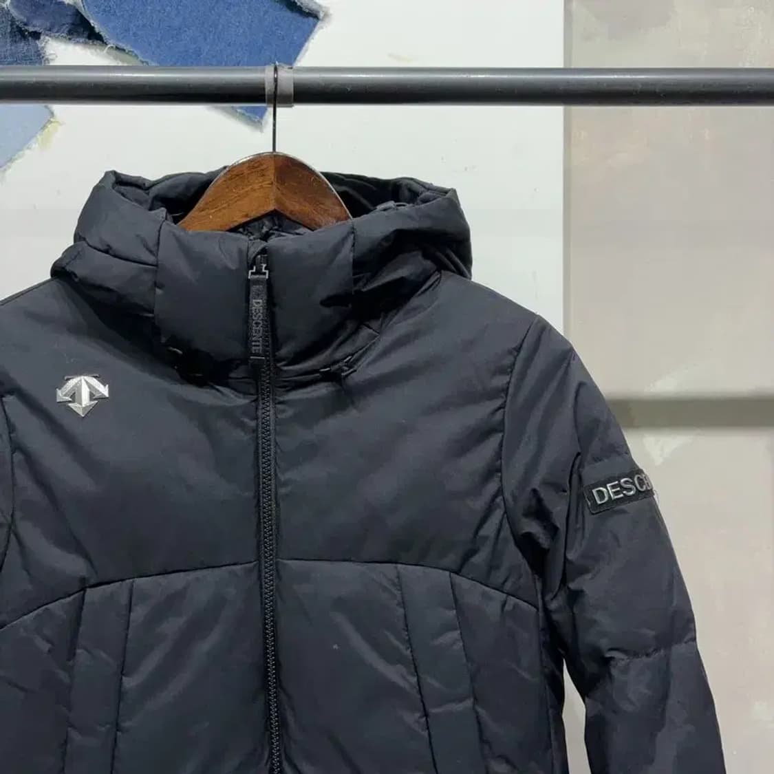 (90) 데상트 여성 캐주얼 스포츠 덕다운 오리털 후드 패딩 상품이미지3