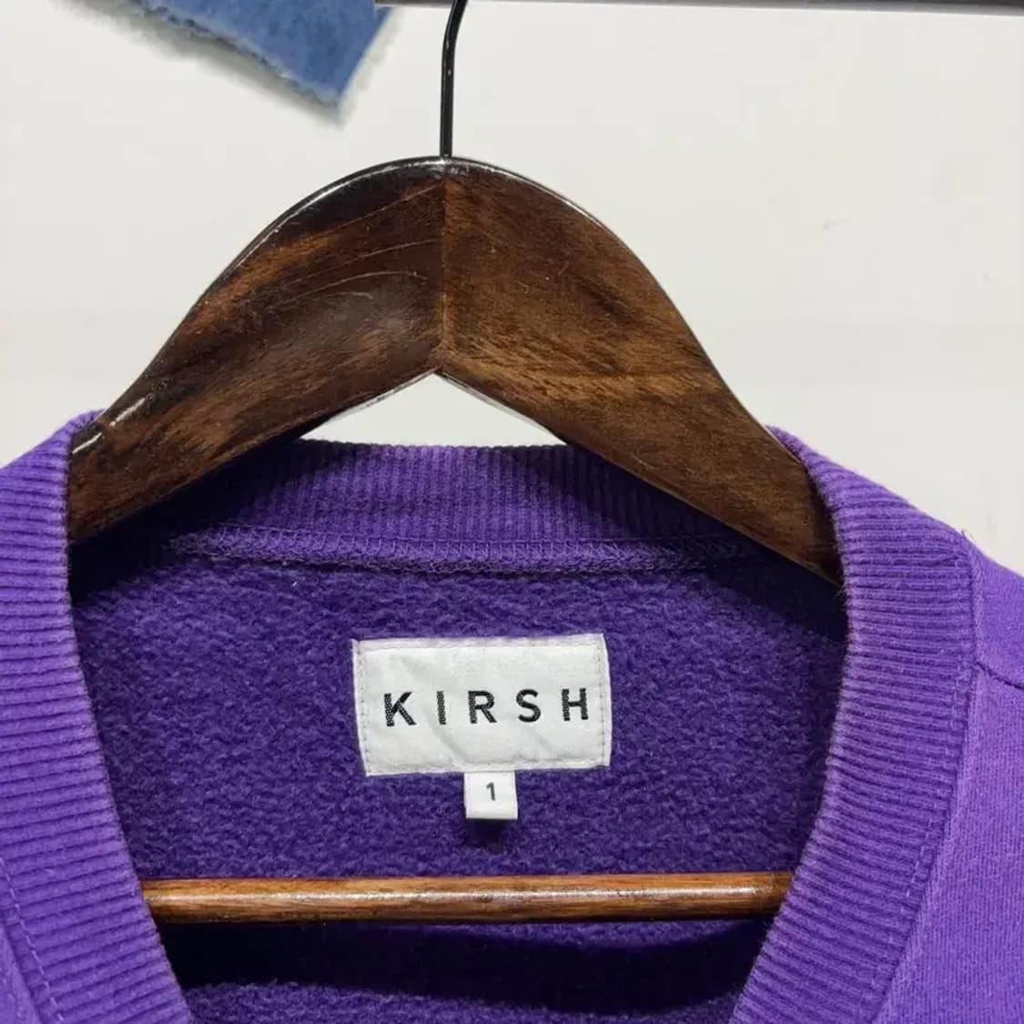 (100) 키르시 스트릿 캐주얼 체리 자수 기모 맨투맨 긴팔 티 상품이미지2