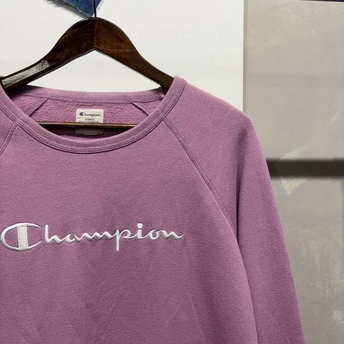 (95) 챔피온 스트릿 캐주얼 자수 기모 맨투맨 긴팔 티 상품이미지3