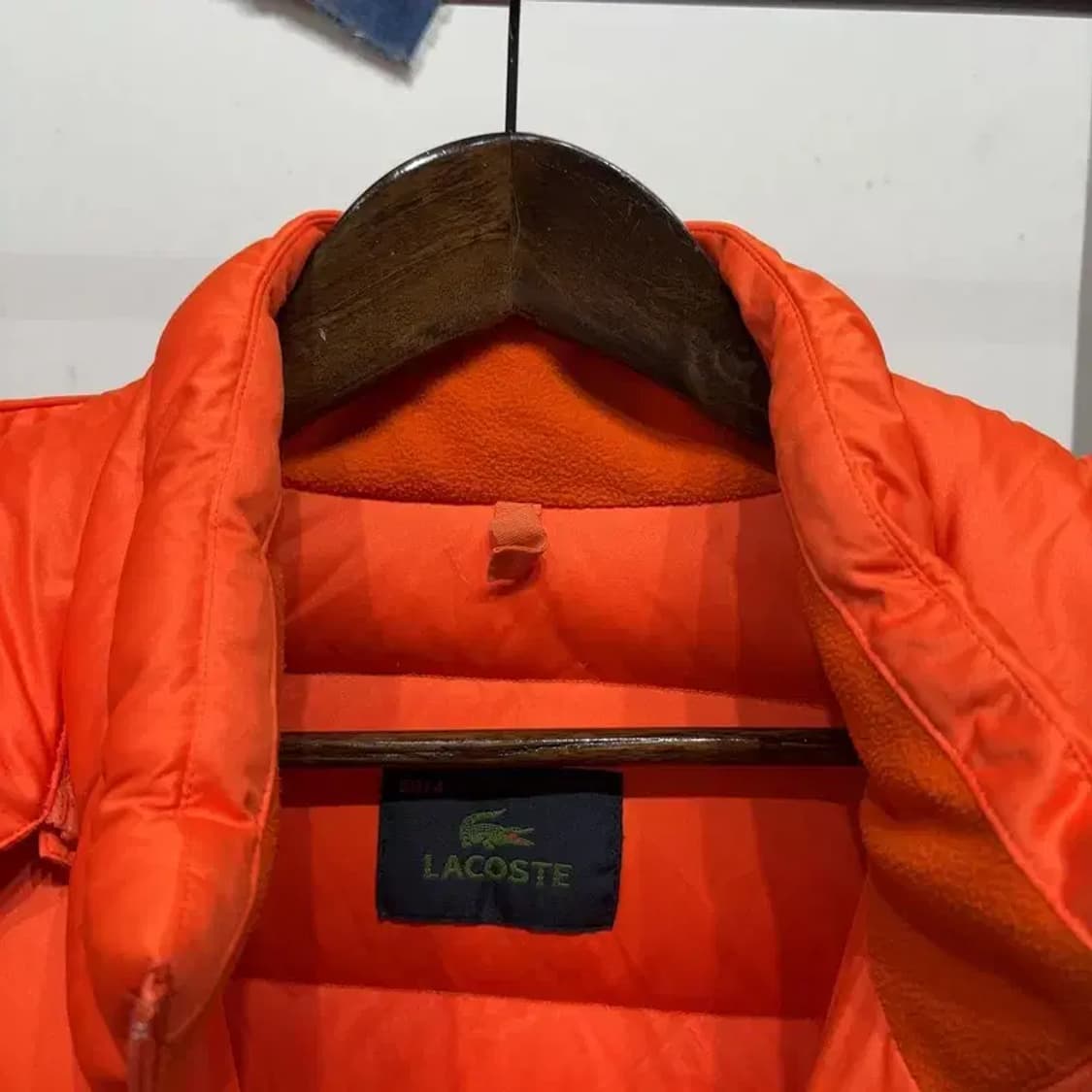 (100) 라코스테 캐주얼 자수 구스다운 거위털 오렌지 경량패딩 상품이미지2