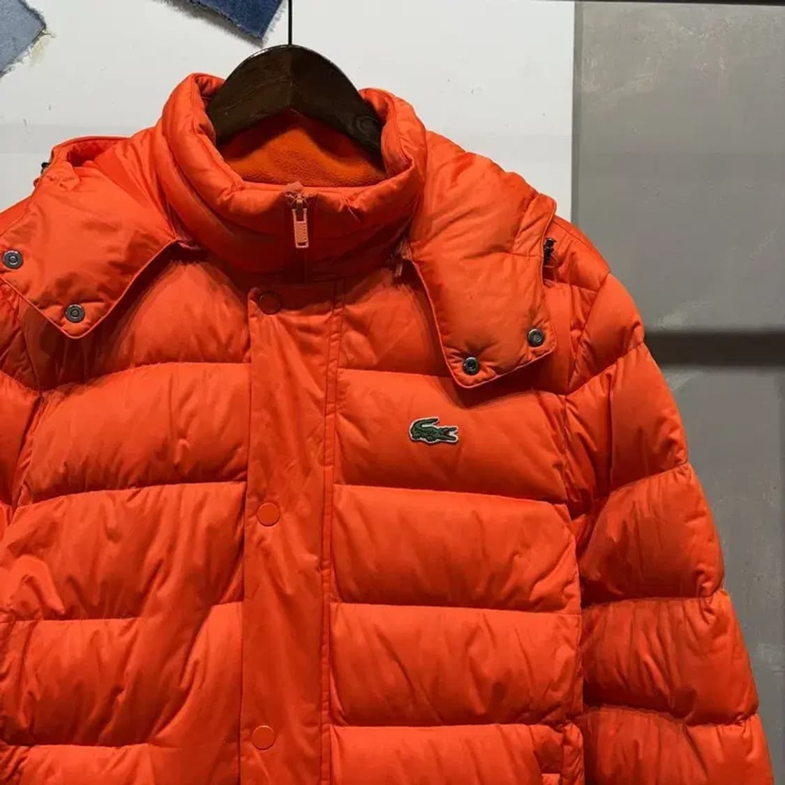 (100) 라코스테 캐주얼 자수 구스다운 거위털 오렌지 경량패딩 상품이미지3